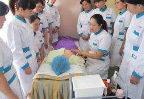 專業家政服務 月嫂育嬰醫陪與深度清潔，一站式滿足家庭精細化需求